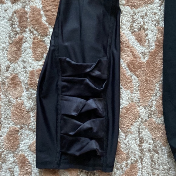 American Eagle and Zuda leggings. Daughter wore once! - Picture 2 of 7